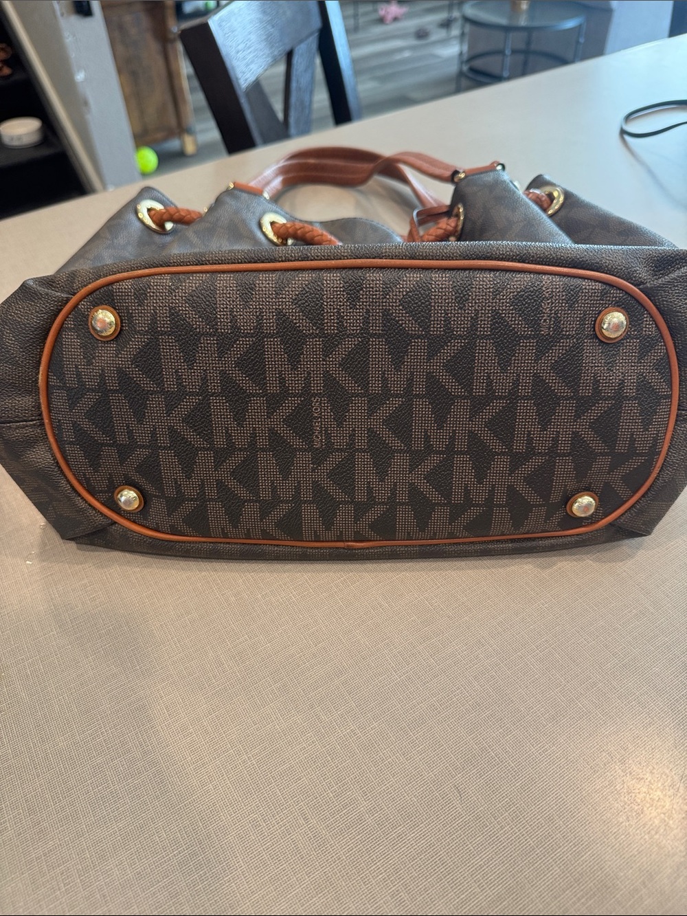 Michael Kors Brown Signature Drawstring Shoulder Bag with Tan Trim - Picture 3 of 6